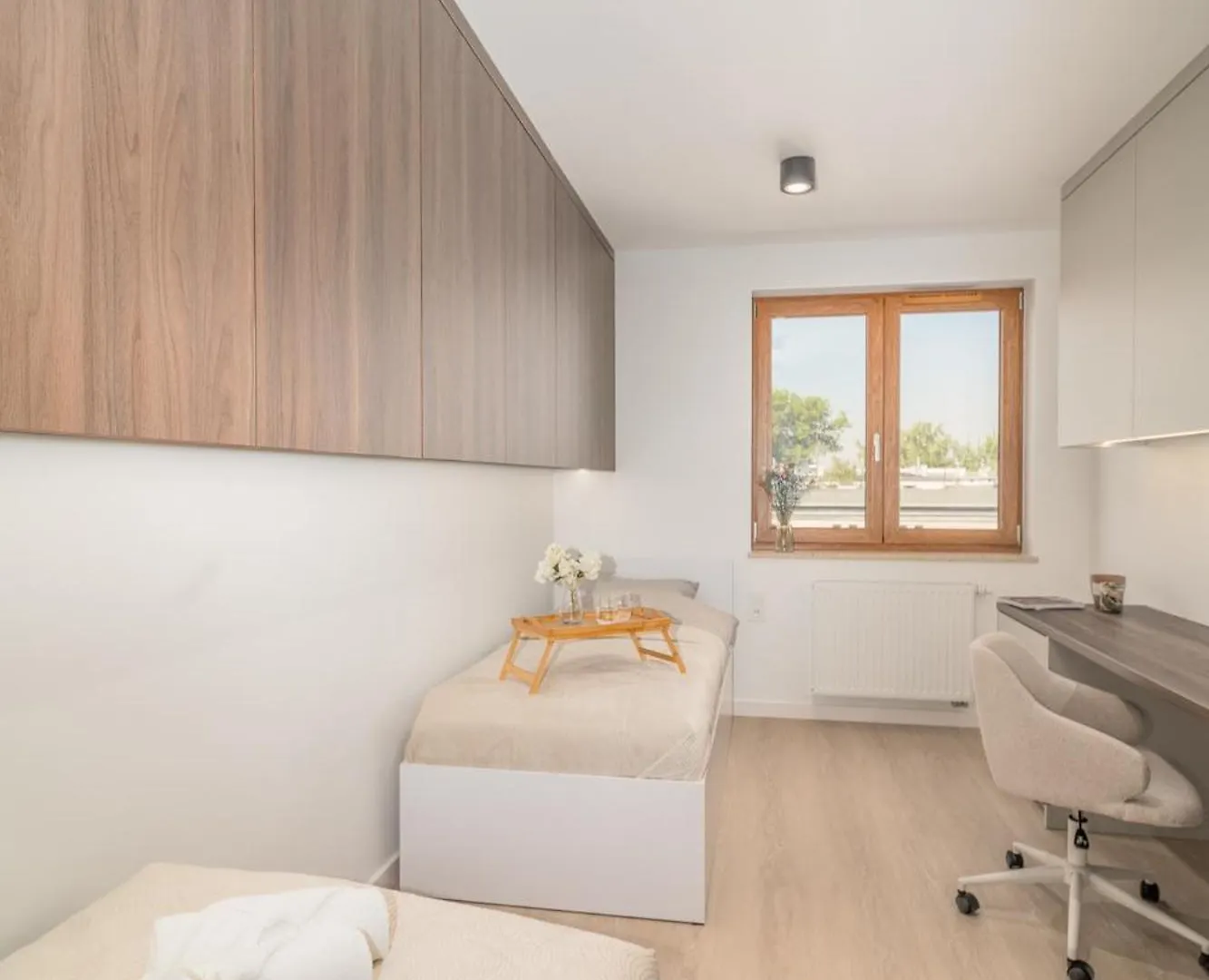 Krakow Prestige Suites - 61M2, Parking, Balcony, Workspace, Ac - By Rentujemy