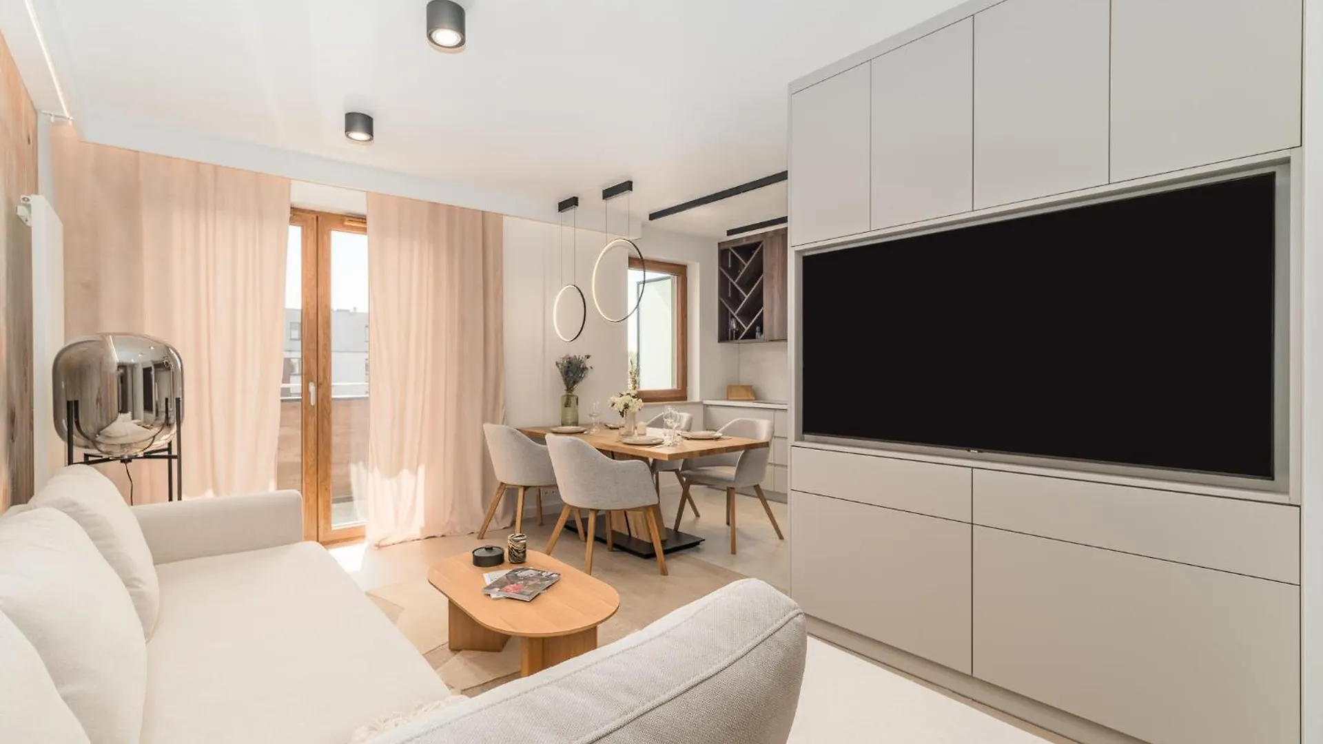 Krakow Prestige Suites - 61M2, Parking, Balcony, Workspace, Ac - By Rentujemy