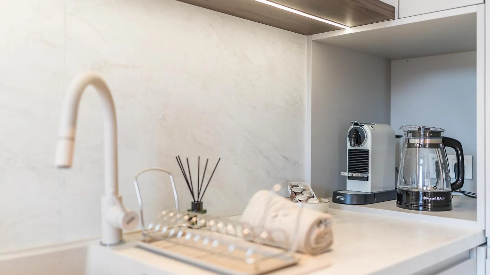 Krakow Prestige Suites - 61M2, Parking, Balcony, Workspace, Ac - By Rentujemy 0*,