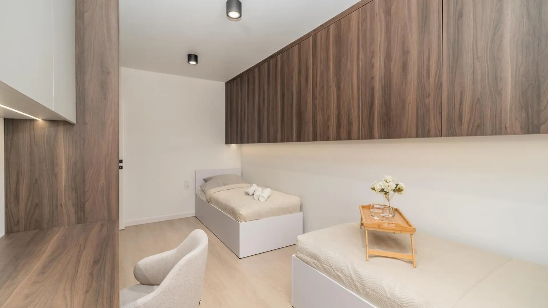 Krakow Prestige Suites - 61M2, Parking, Balcony, Workspace, Ac - By Rentujemy Poland