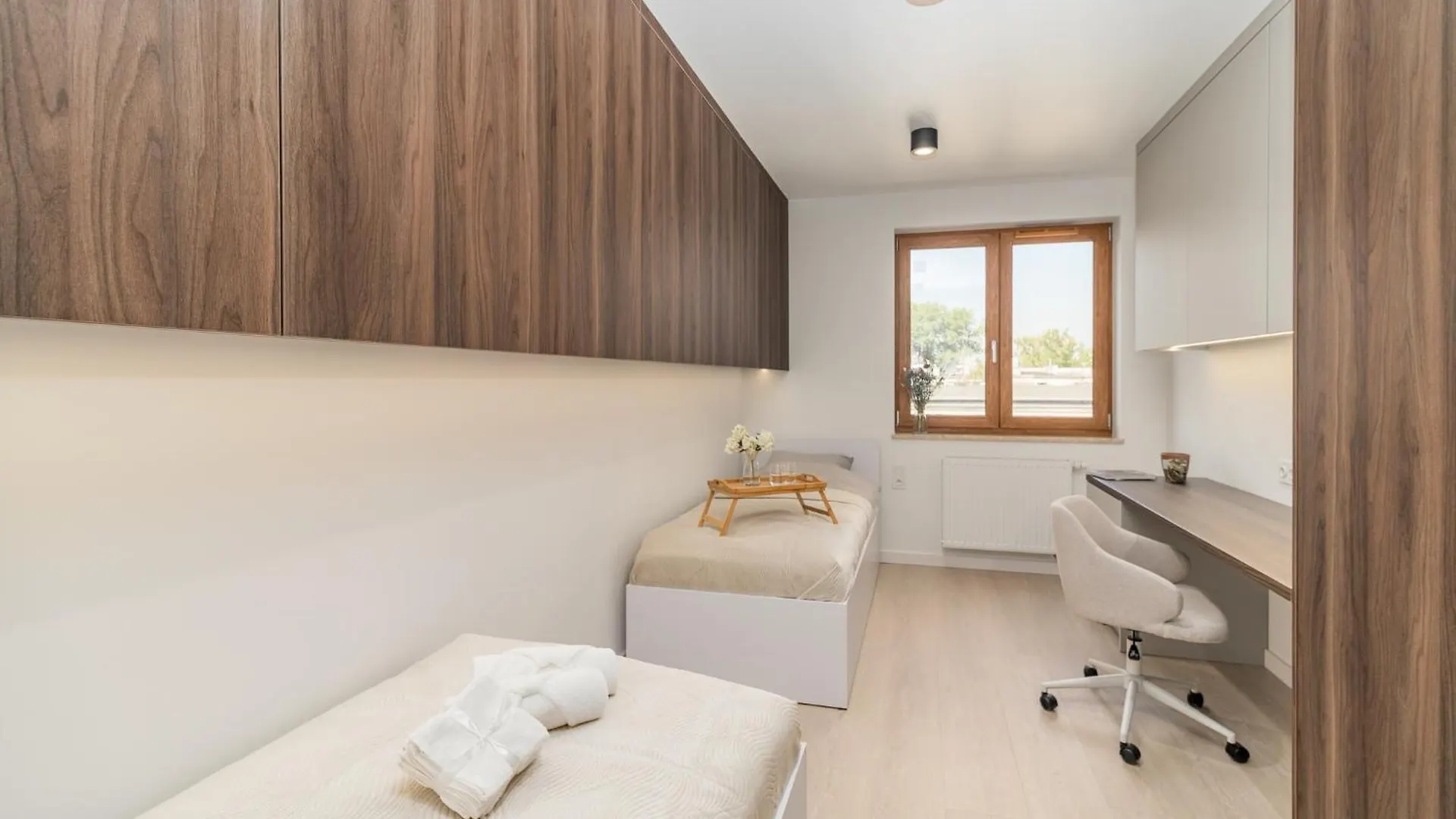 Apartament Krakow Prestige Suites - 61M2, Parking, Balcony, Workspace, Ac - By Rentujemy Polska