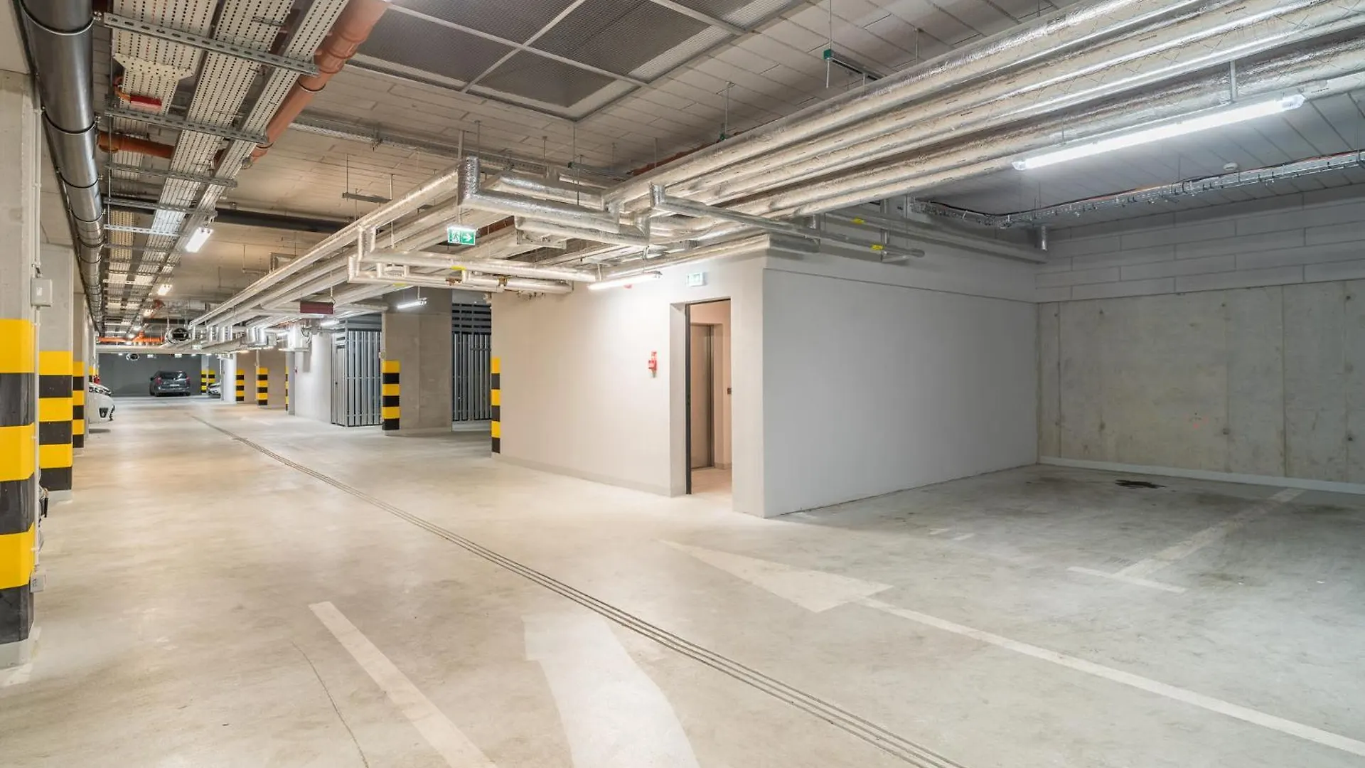 Krakow Prestige Suites - 61M2, Parking, Balcony, Workspace, Ac - By Rentujemy Poland