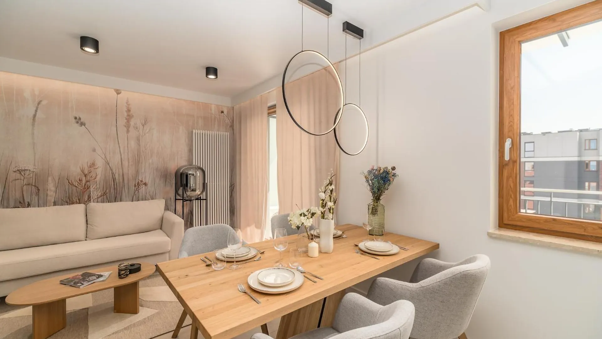 Krakow Prestige Suites - 61M2, Parking, Balcony, Workspace, Ac - By Rentujemy 0*,  Poland